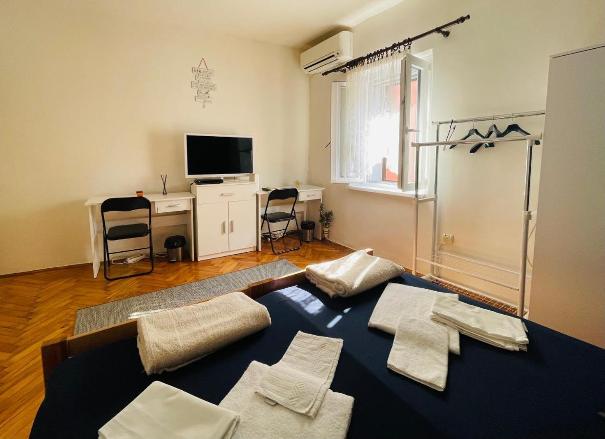 House365 Hotel Koper Bagian luar foto